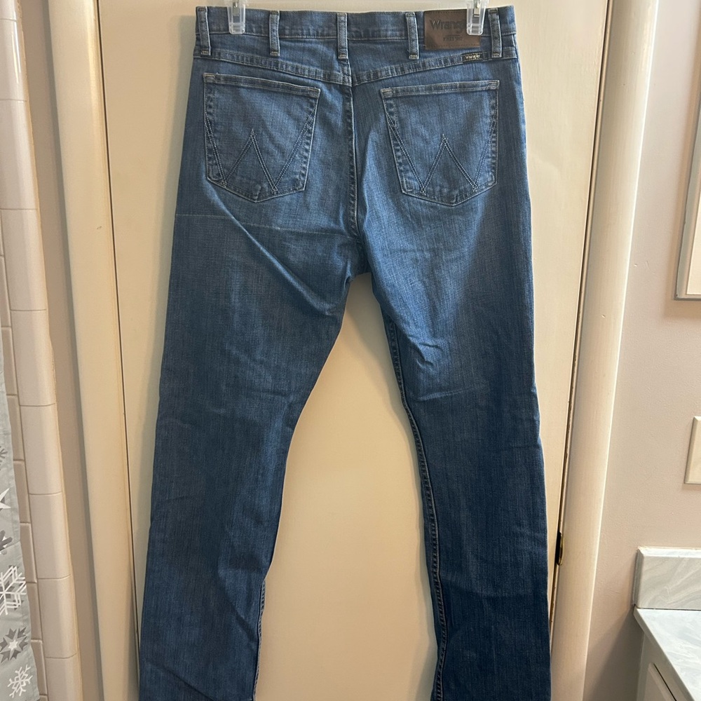 Wrangler Jeans - Picture 3 of 6